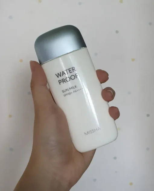 Missha-All-Around-Safe-Block-Waterproof-Sun-Milk-in-hand