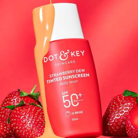 Dot & Key Strawberry Dew Tinted Sunscreen - BEIGE SPF50+ PA++++ (50ml) Dot & Key Strawberry Dew Tinted Sunscreen - BEIGE SPF50+ PA++++ (50ml)