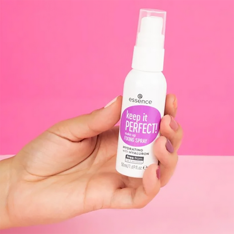 Essence Keep It Perfect! Make-Up Fixing Spray 3 ESSENCE KEEP IT PERFECT! MAKE-UP FIXING SPRAY - Image 3