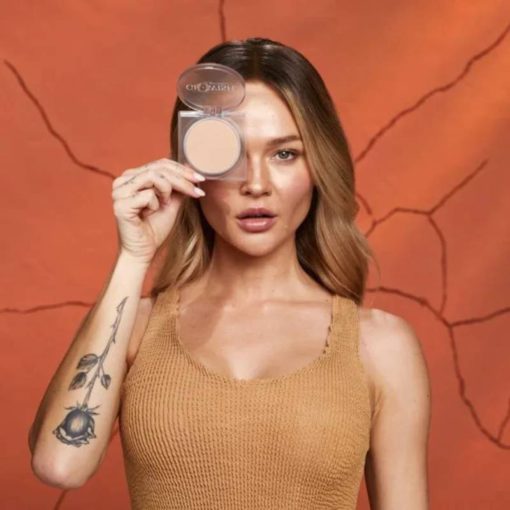 HUDA BEAUTY GloWish Luminous Pressed Powder - Image 3