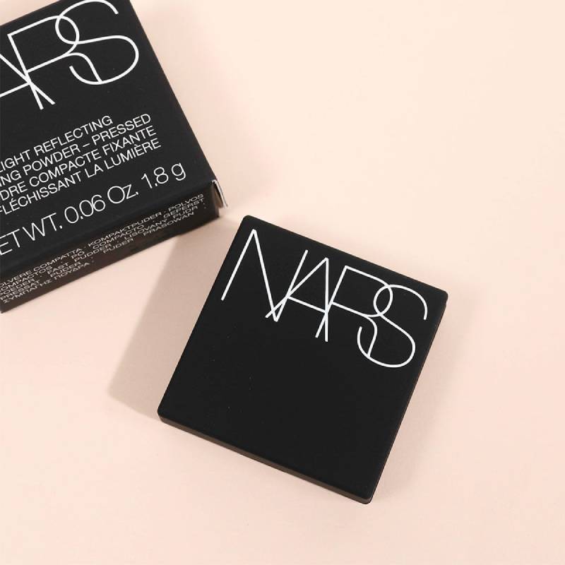 New Project (2) NARS LIGHT REFLECTING SETTING POWDER – PRESSED CRYSTAL - Image 1