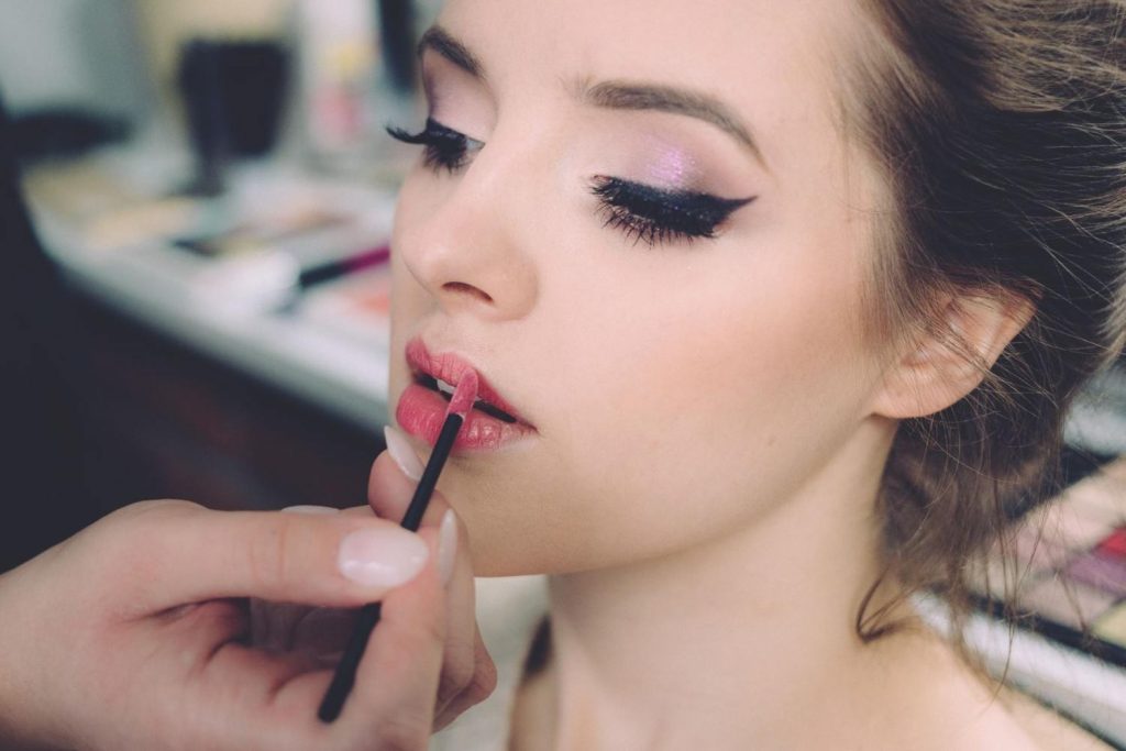 What Is Lipstick? A Complete Guide To Lip Makeup 3 Best Lipstick Shade